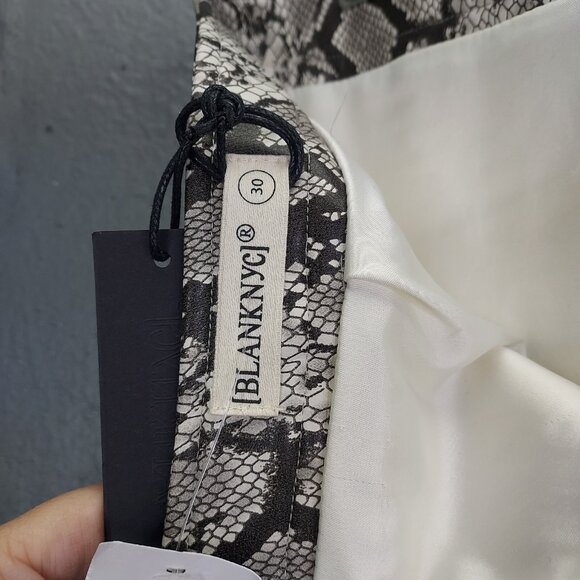 BLANK NYC Mini Skirt Women's 10 Faux Snake Skin Print Zipper Lined Pocket NEW - Picture 10 of 13